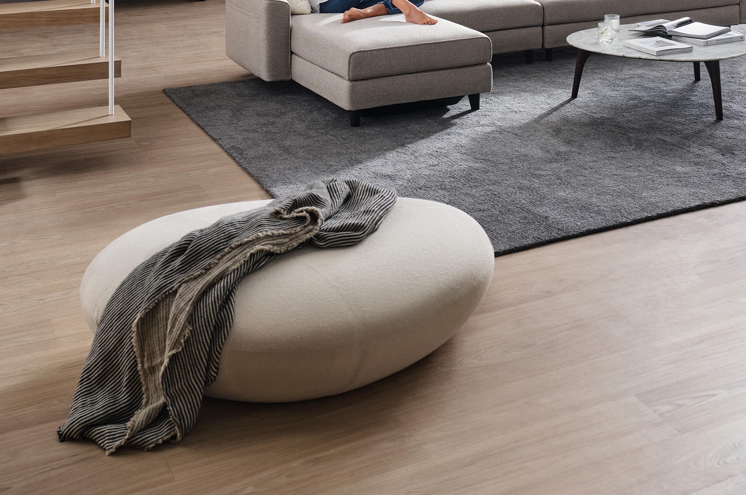 lode_indoor_large_ottoman_1.jpg